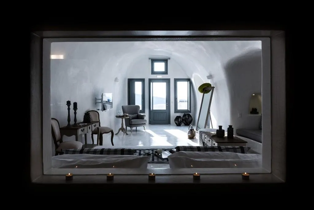 Room, Maregio Suites, Santorini