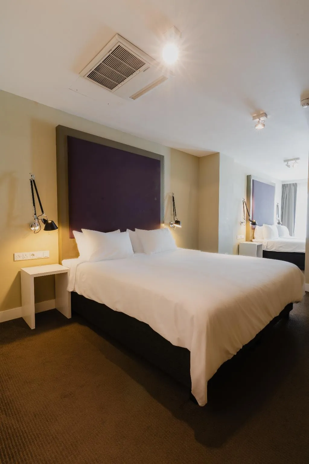 QUADRUPLE STANDARD Room, Hotel Roemer, Amsterdam