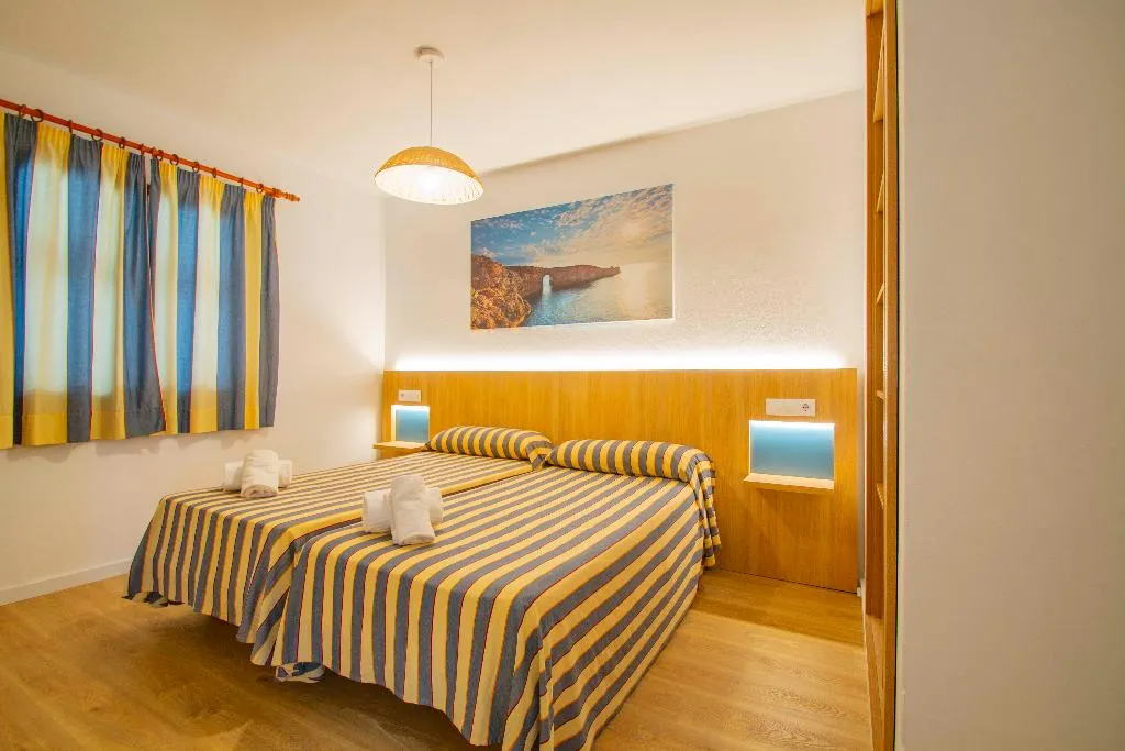 APARTMENT TWO BEDROOMS Room, Apartamentos Sol y Mar, Menorca