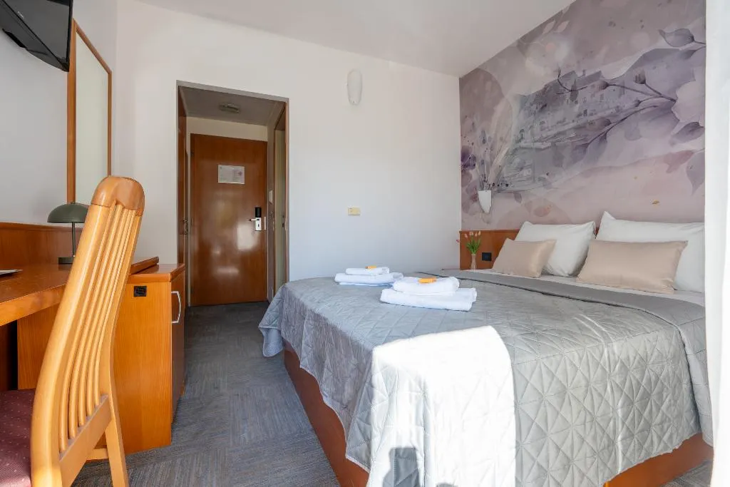 Double or Twin WITH BALCONY Room, Kastil, Split
