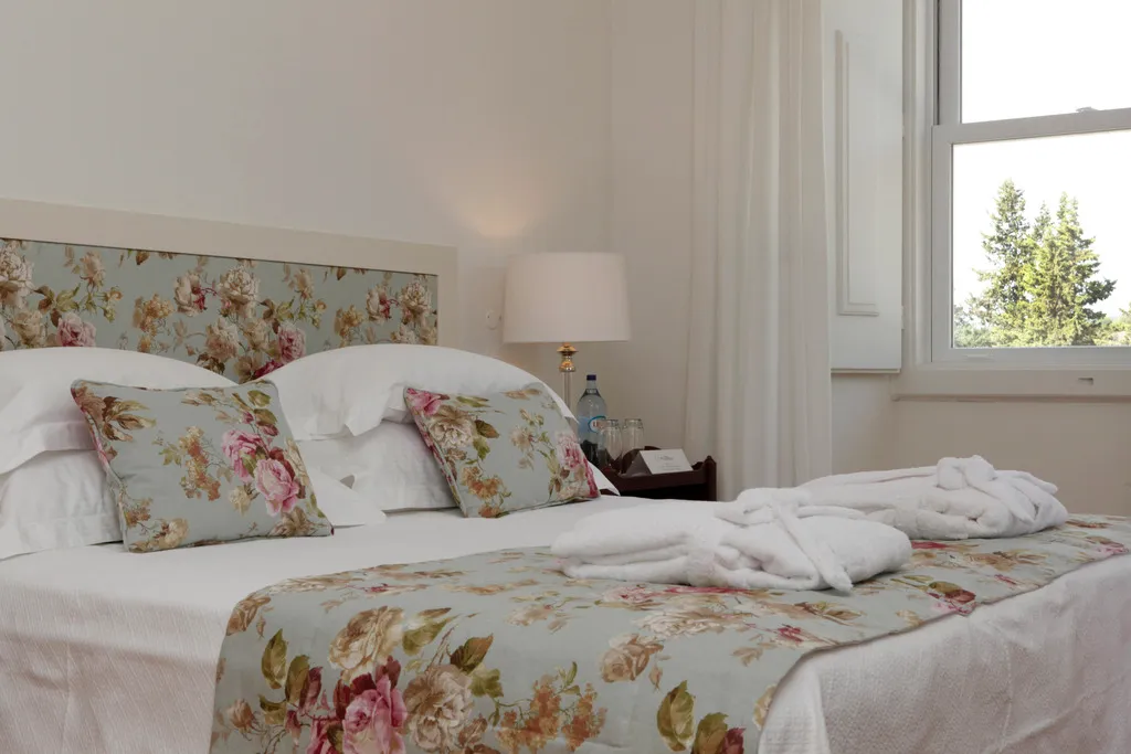 JUNIOR SUITE STANDARD Room, Casa Palmela - Small Luxury Hotels & Villas, Lisbon