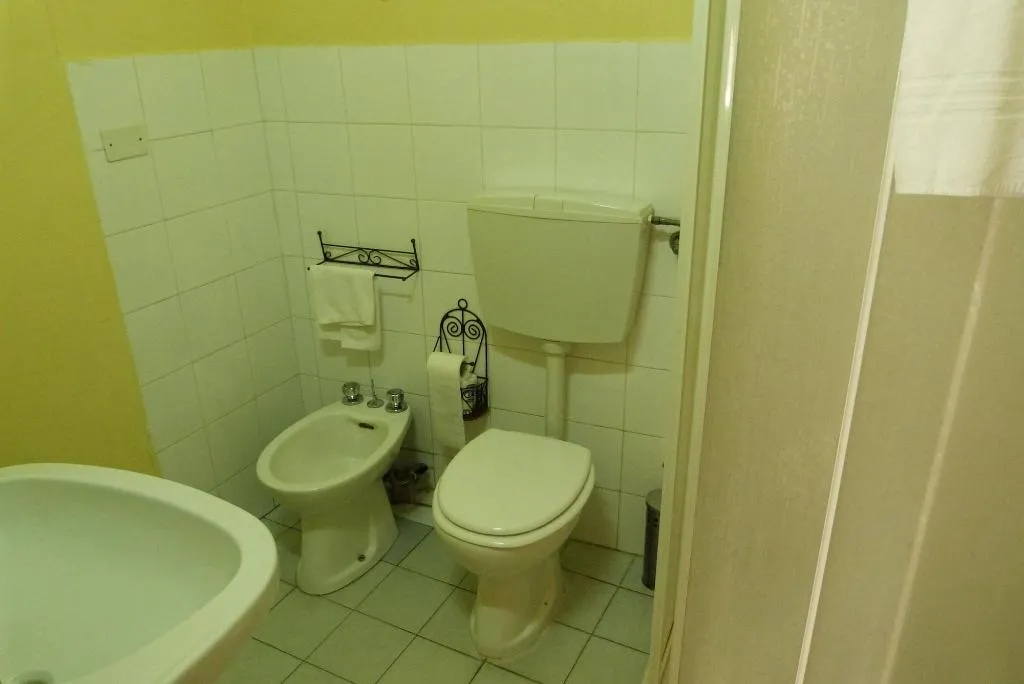 Room, Hoteletnea 316, Catania