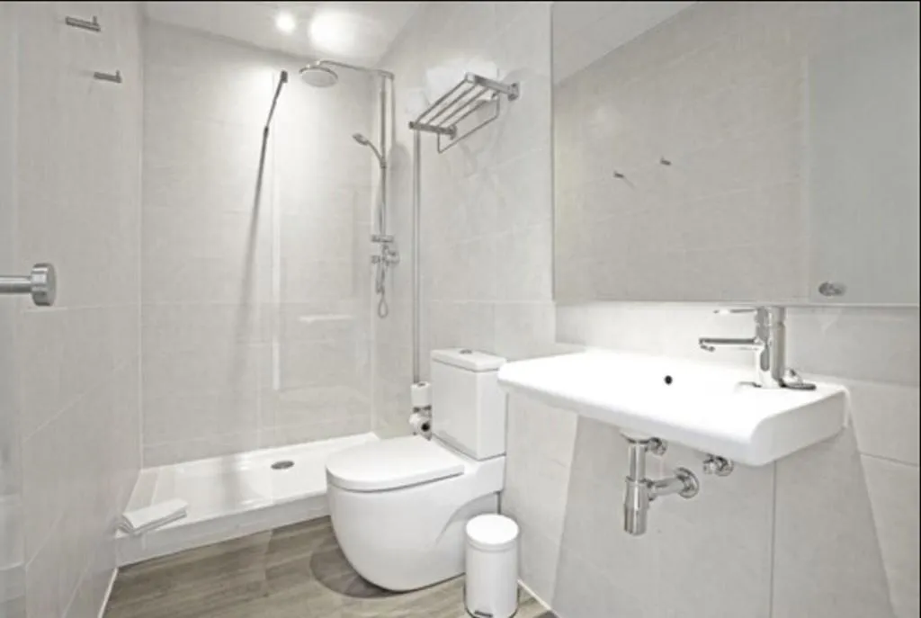 Room, Som Nit Born, Barcelona