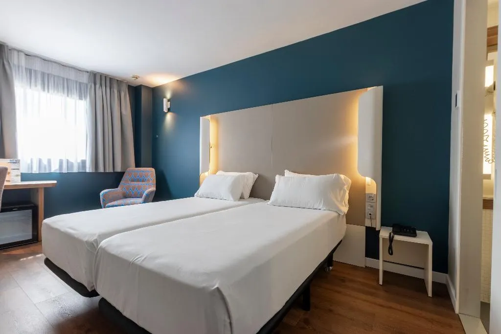 DOUBLE Accessible Room, Travelodge Malaga Aeropuerto, Costa Del Sol