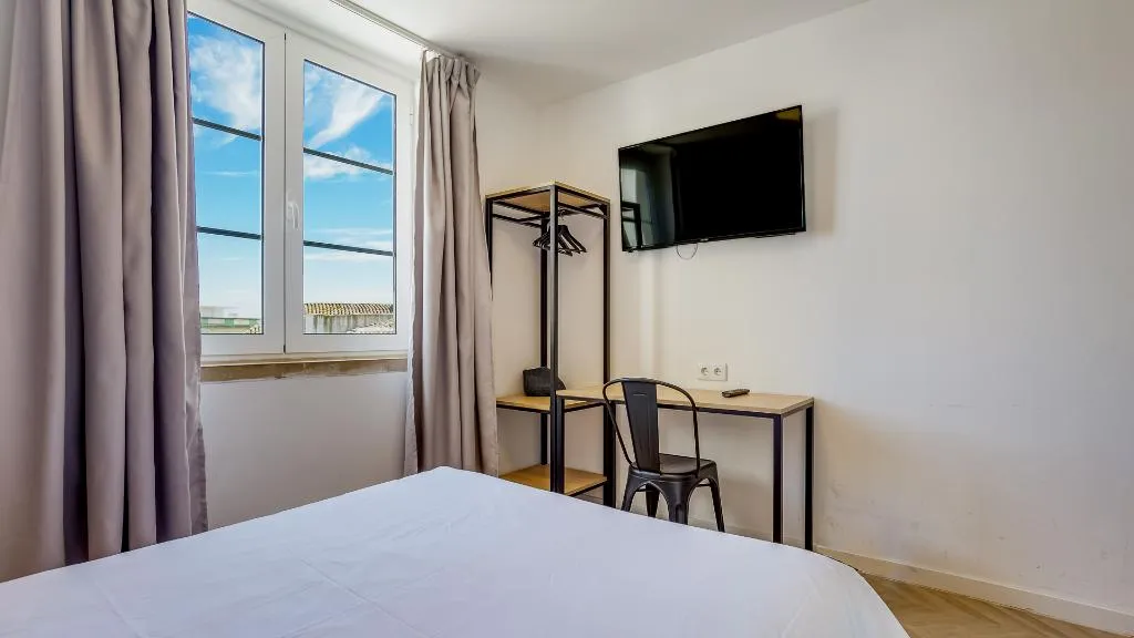 DOUBLE WITH SHARED BATHROOM Room, Hostellicious, Algarve