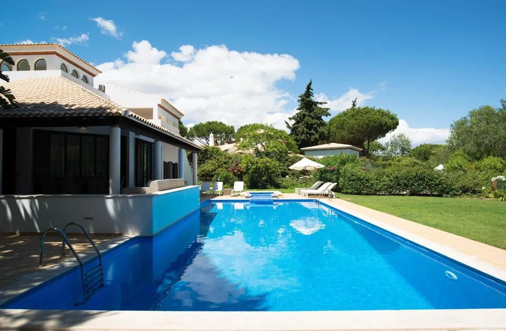 Room, Pine Cliffs Village & Golf Suites, Algarve