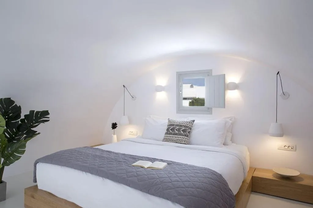 Room, June Twenty Suites, Santorini