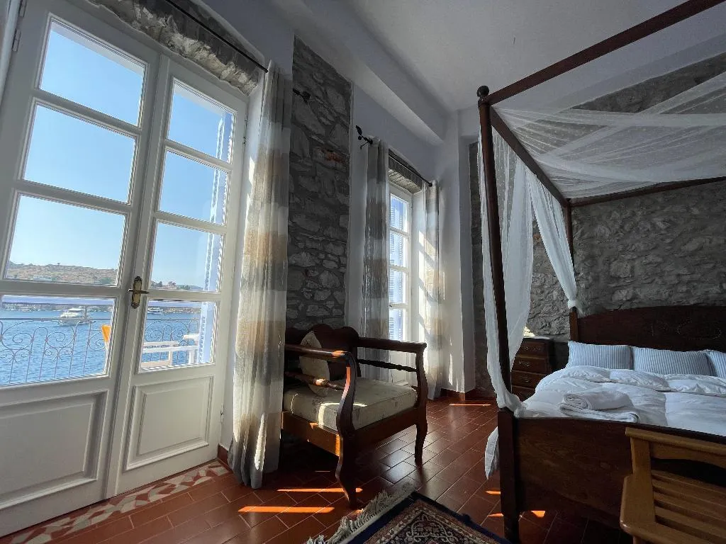 QUADRUPLE TWO DOUBLE BEDS Room, Anamar Symi Residences, Rhodes