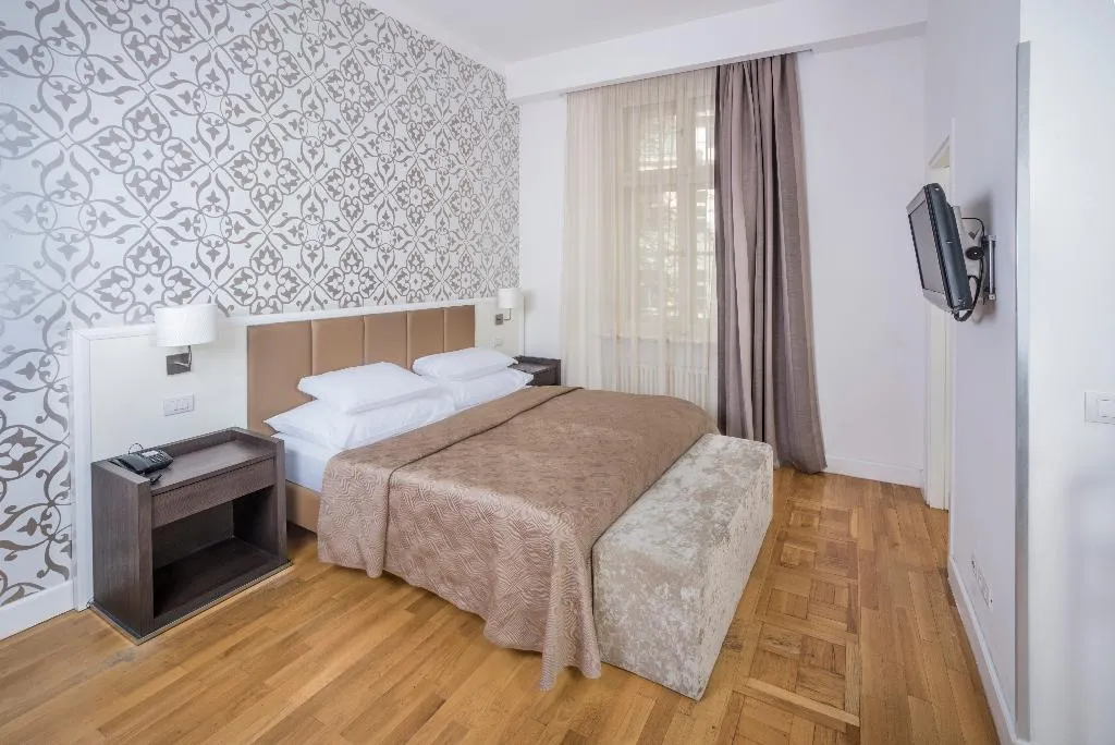 DOUBLE SUPERIOR Room, Deminka Palace, Prague