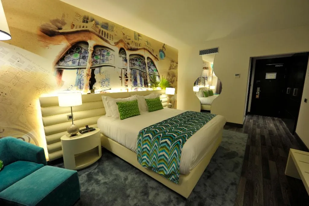 DOUBLE PREMIUM KING BED Room, Hotel Indigo Barcelona Plaza Catalunya, Barcelona
