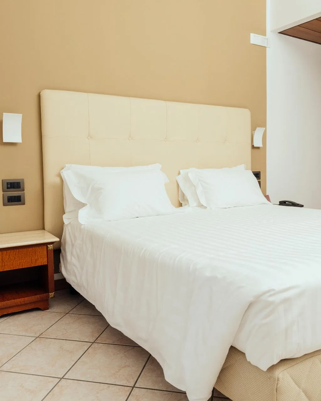 Double or Twin basement Room, Grand Hotel Telese, Naples