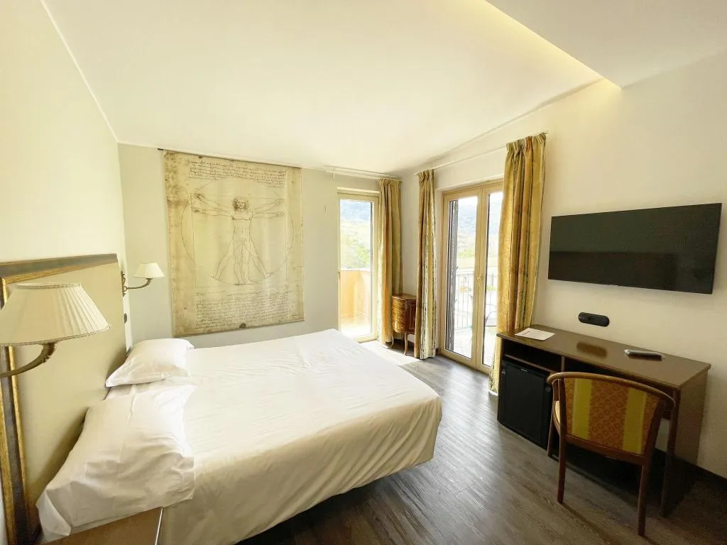 TWIN SUPERIOR Room, Hotel Central, Naples