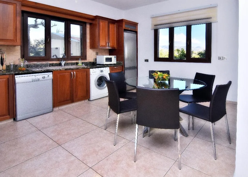 VILLA THREE BEDROOMS Room, Villa Agios Ilias, Cyprus