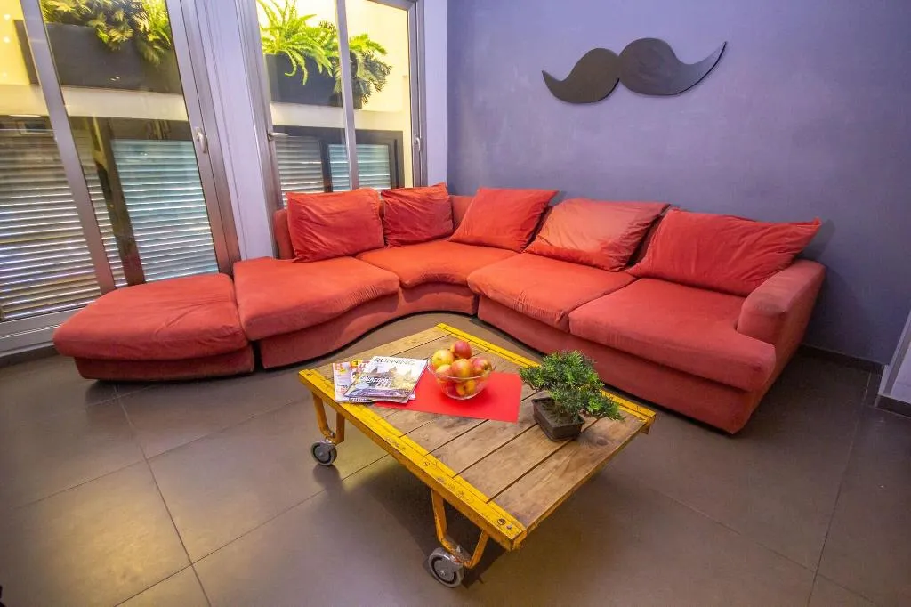 Room, Don Moustache Hostel, Barcelona