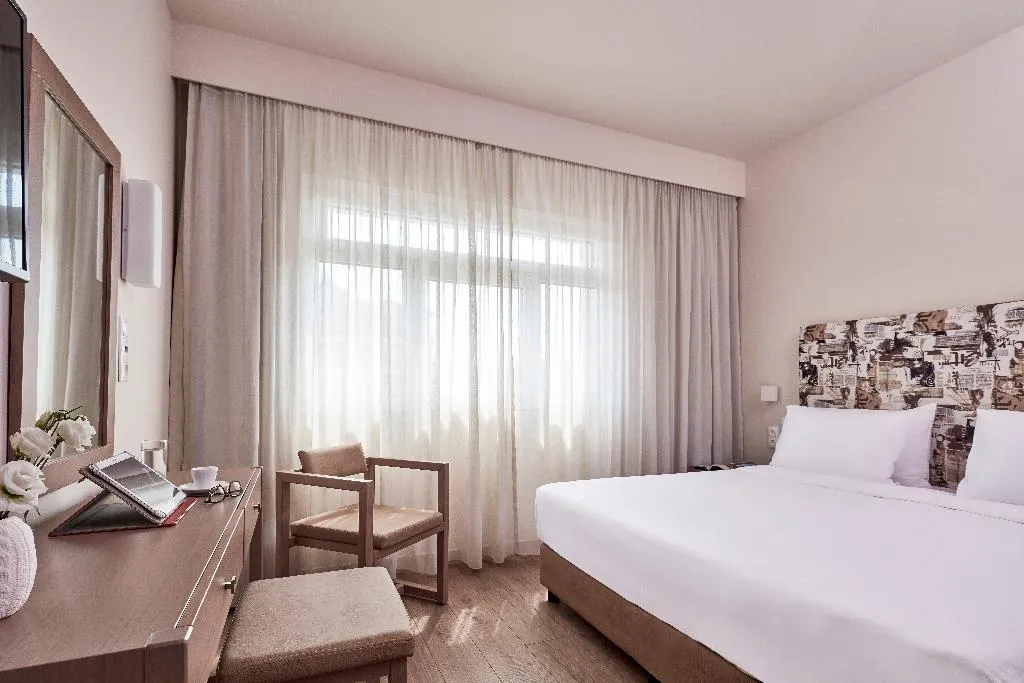 FAMILY ROOM PRESTIGE Room, Civitel Esprit, Athens