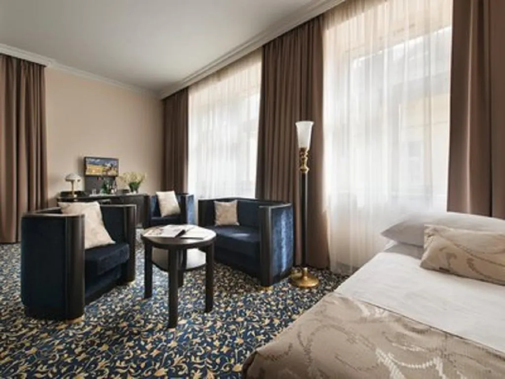 TRIPLE STANDARD Room, EA Hotel Royal Esprit, Prague