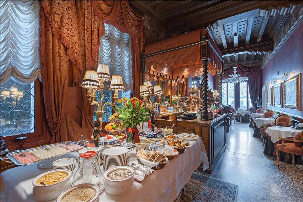 Restaurant, Hotel Al Ponte Antico, Venice