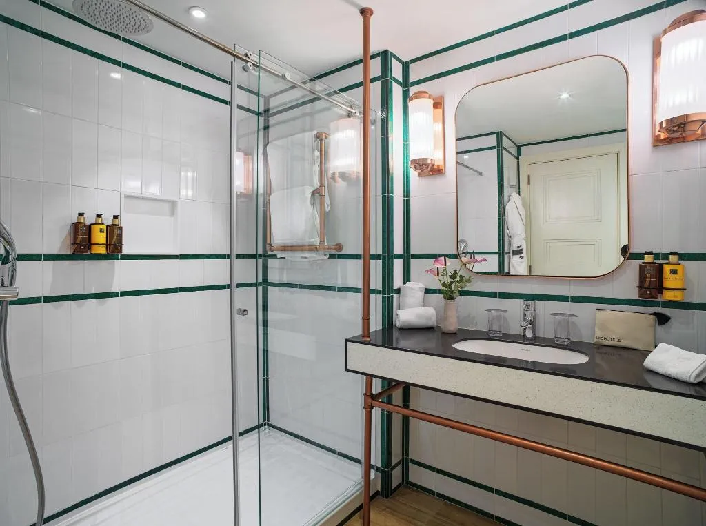 SUITE KING SIZE BED Room, H10 Cubik, Barcelona