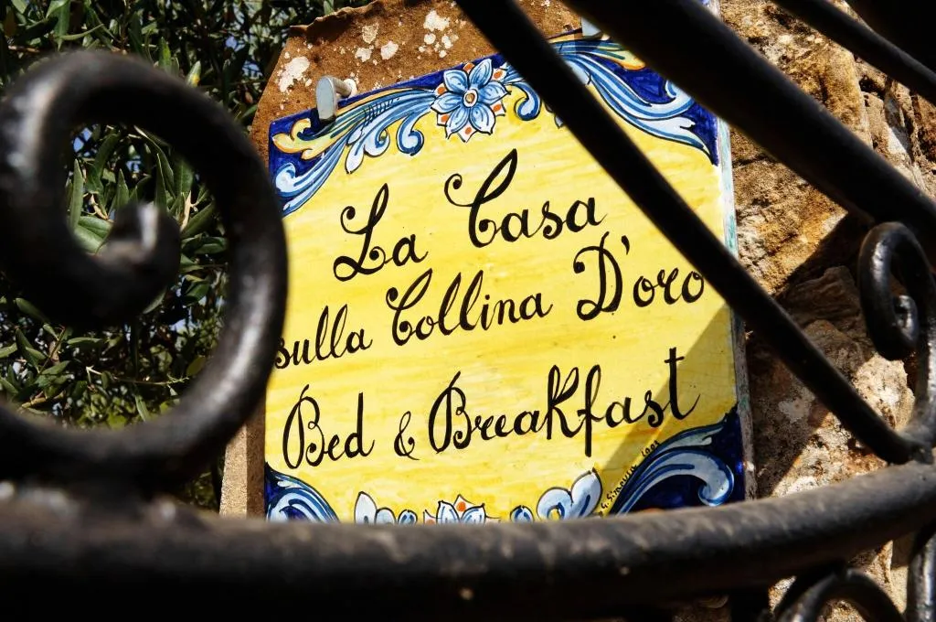 General view, La Casa sulla Collina d'Oro, Palermo