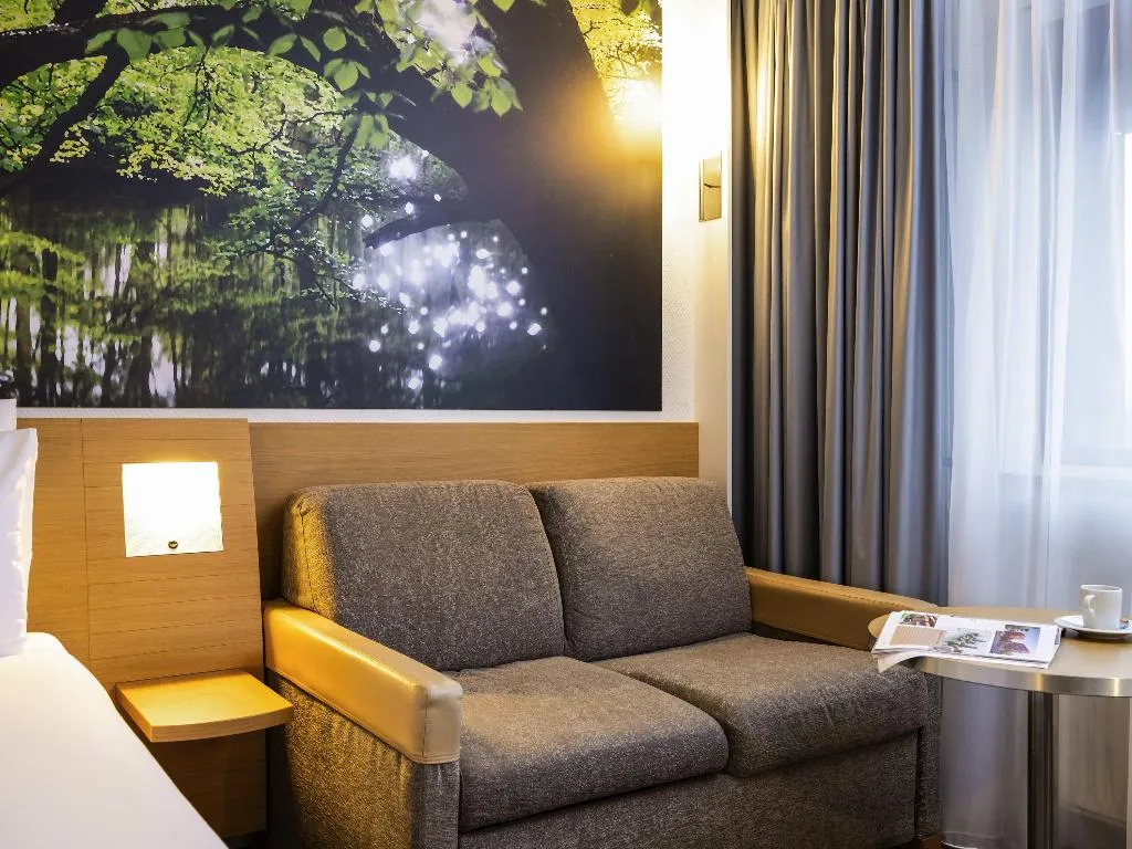 DOUBLE QUEEN SIZE BED Room, Novotel Amsterdam City, Amsterdam