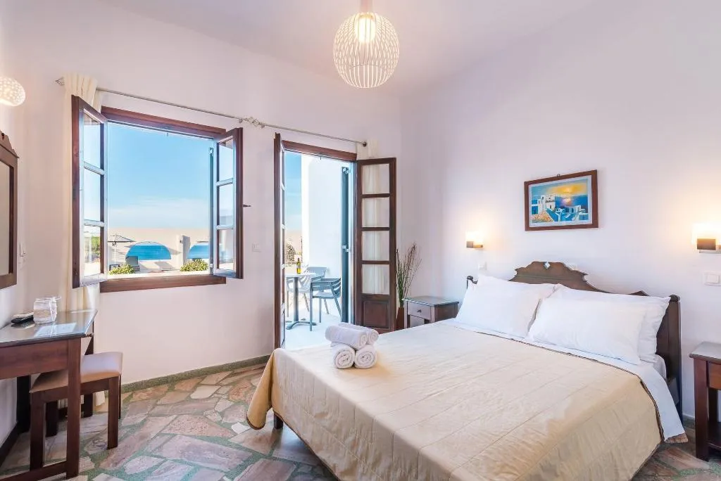 Room, Agia Irini, Santorini
