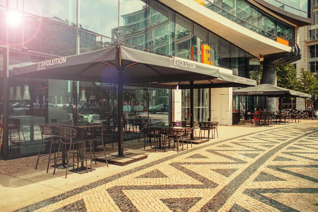Terrace, Evolution Lisboa Hotel, Lisbon