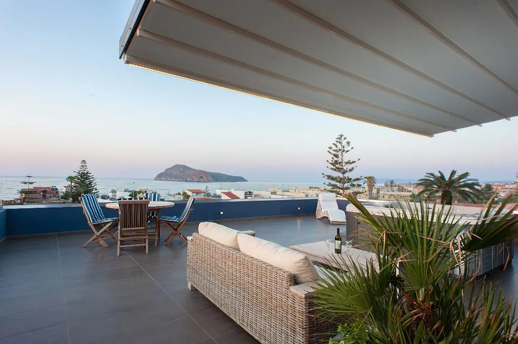 JUNIOR SUITE CLASSIC Room, Frideriki Studios & Apartments, Crete