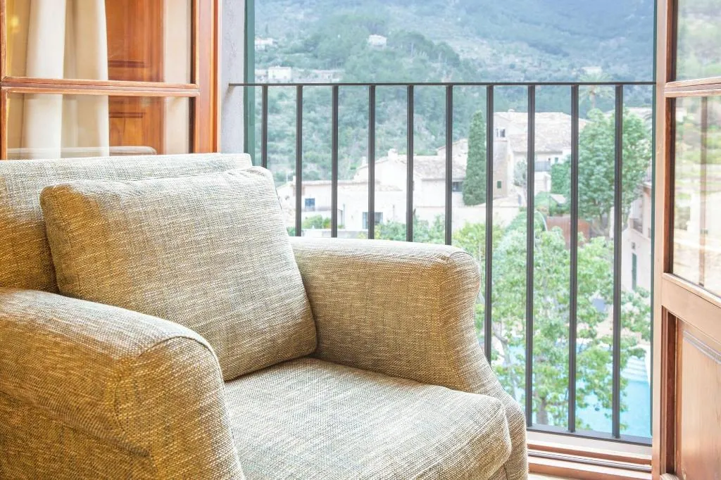Room, D'Es Puig, Majorca