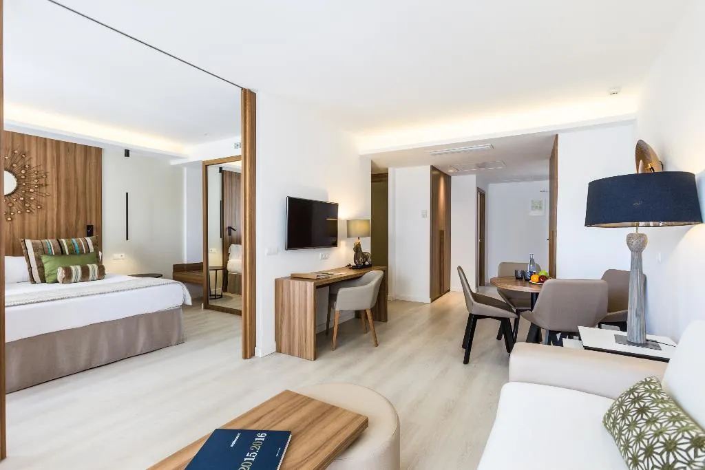 SUITE TWO BEDROOMS Room, Zafiro Palace Alcudia, Majorca