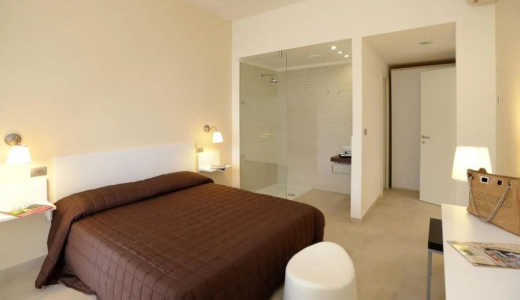 Room, Residence La Dolce Vita, Naples