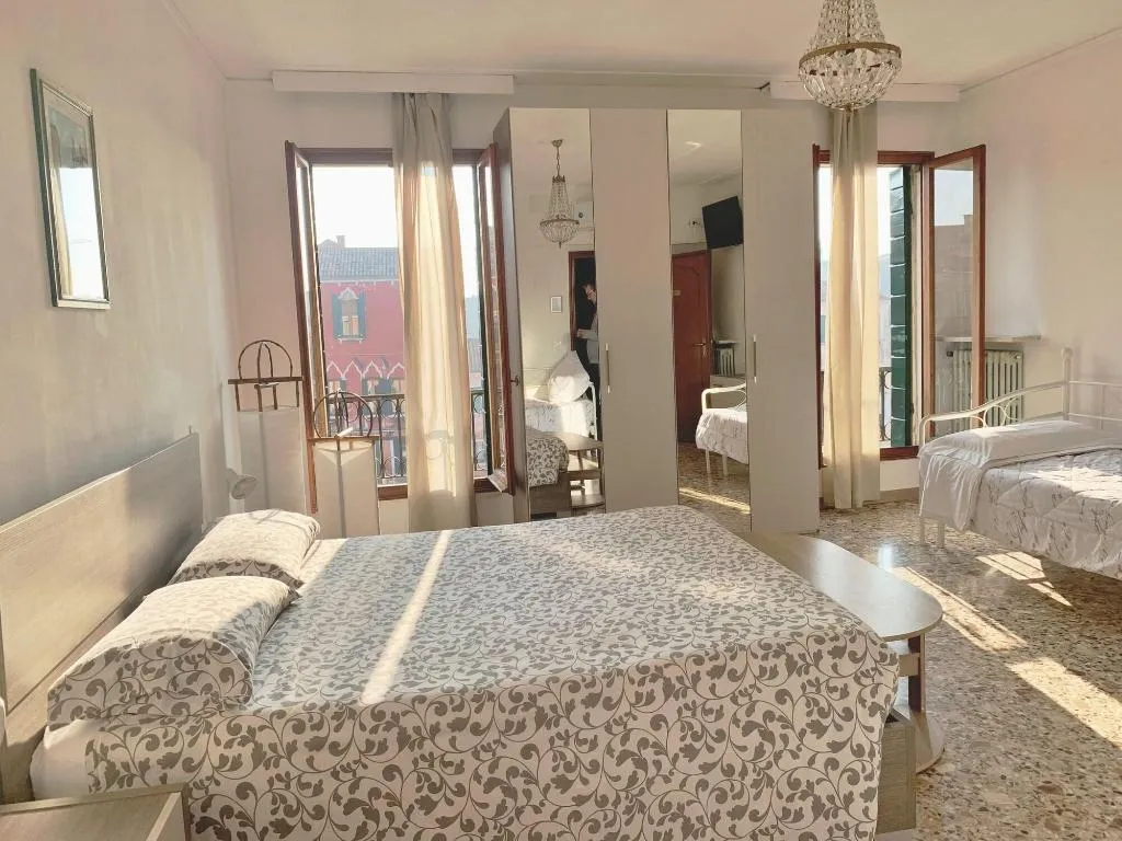 Room, Venice My Friends Canal View, Venice