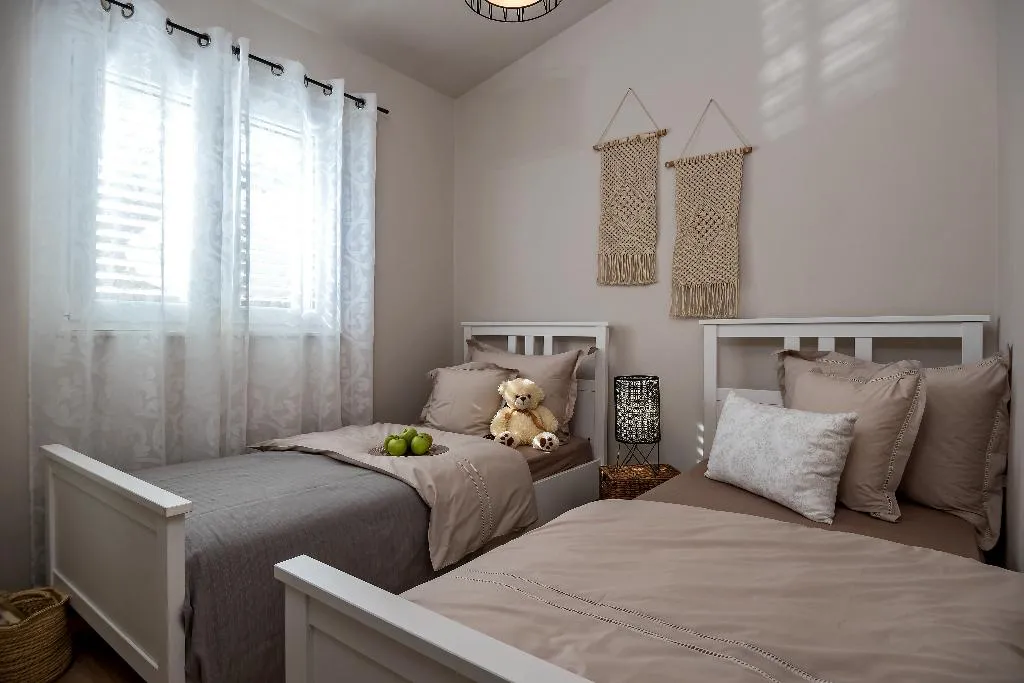 VILLA FOUR BEDROOMS Room, Villa Le Lu, Split
