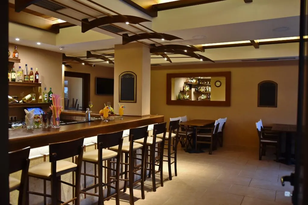 Bar, 24 Seven Boutique Hotel, Crete