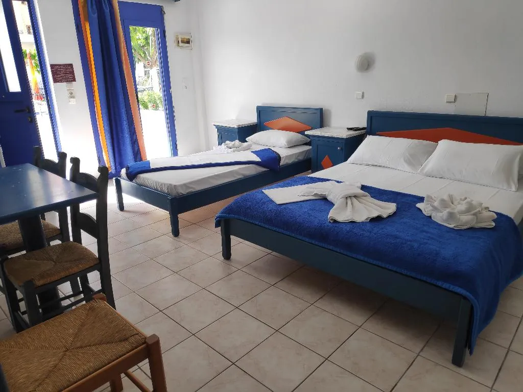 STUDIO CAPACITY 3 Room, Leonidas Studios & Apartments, Crete
