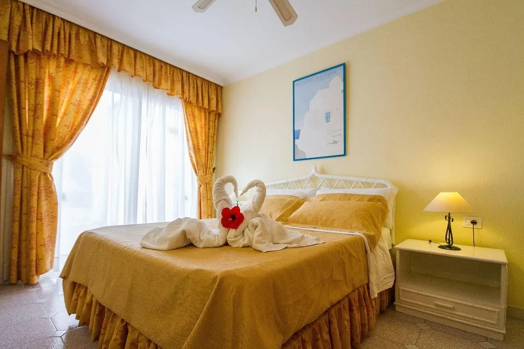 Room, Los Claveles, Tenerife