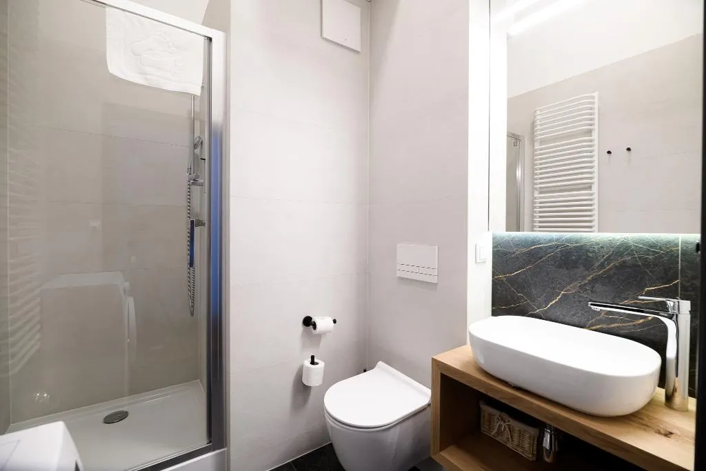 STUDIO KING SIZE BED Room, Aparthotel Inspire Miodova Residence, Krakow