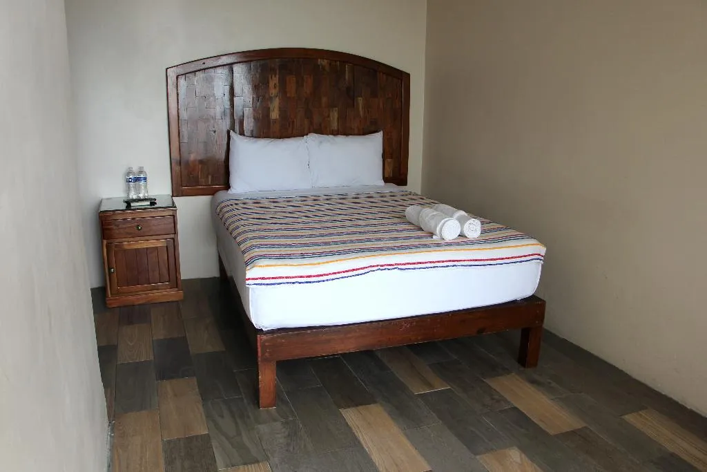 SINGLE STANDARD Room, Plaza del Sol, Playa Del Carmen