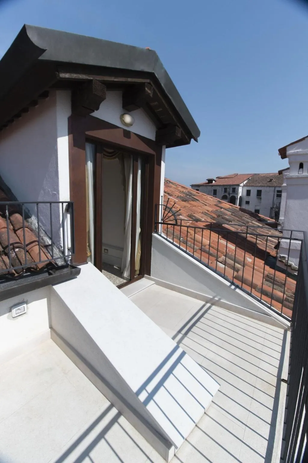 JUNIOR SUITE WITH TERRACE Room, Cà Bonfadini Historic Experience, Venice