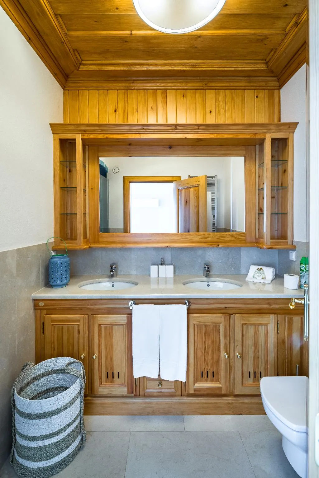 VILLA SEVEN BEDROOMS WITH PRIVATE POOL Room, Shantivillas, Algarve