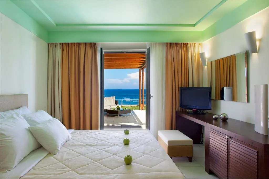 SUITE WITH PRIVATE POOL Room, Apostolata Island Resort, Kefallinia