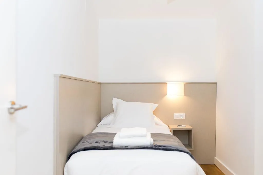 APARTMENT FOUR BEDROOMS Room, Mon Suites Catedral, Valencia