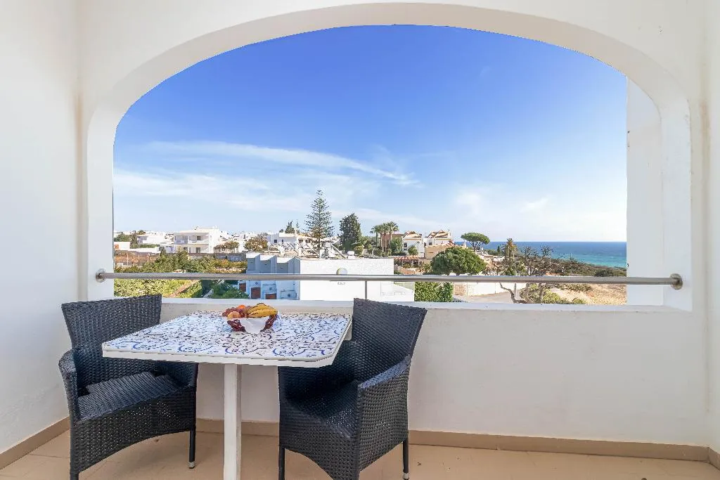 Double or Twin SIDE SEA VIEW Room, Hotel Maritur - Adults Only by Pierre & Vacances, Algarve
