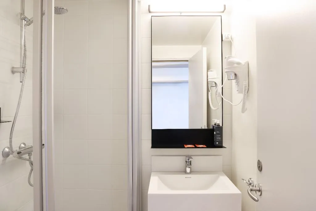 DOUBLE SINGLE USE STANDARD Room, Fosshotel Lind, Reykjavik