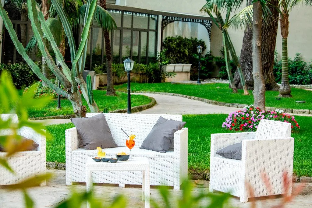 Terrace, Villa Elisio Hotels & Spa, Naples