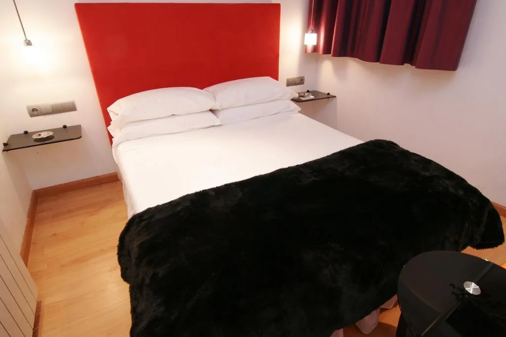 General view, Hostal Santo Domingo, Madrid
