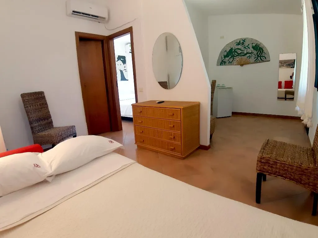 FAMILY ROOM CAPACITY 3 Room, Esperidi Resort, Naples
