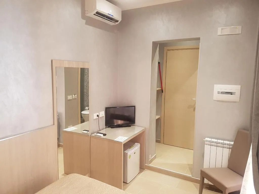 Room, Adorasuite 2, Naples