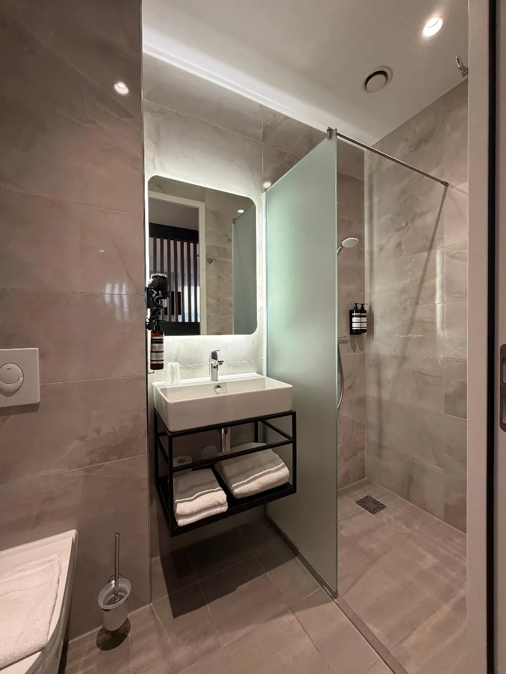 DOUBLE EXECUTIVE Room, OZO Hotels Antares Amsterdam Schiphol Airport, Amsterdam
