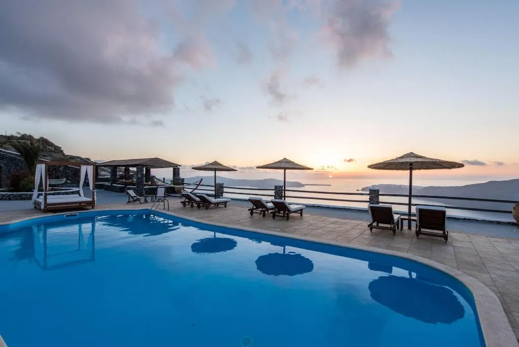Sports and Entertainment, Caldera Memories, Santorini