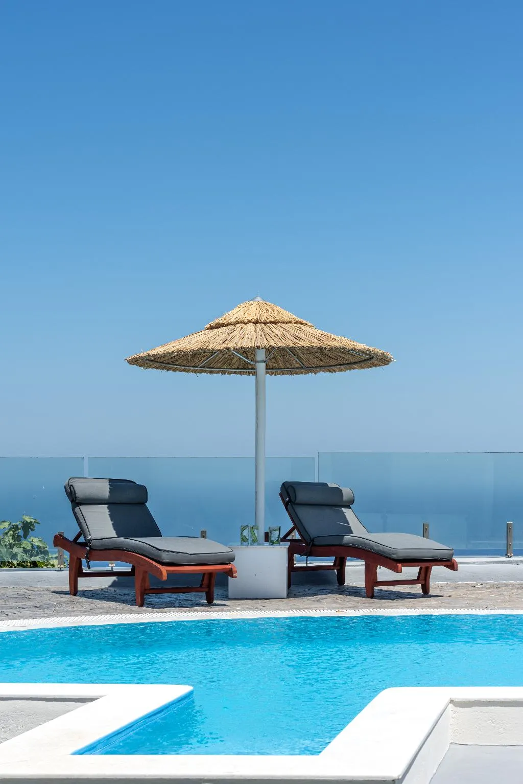 JUNIOR SUITE WITH PRIVATE POOL Room, splendour hotel and suites, Santorini